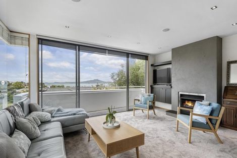 Photo of property in 2/55 Parr Terrace, Castor Bay, Auckland, 0620