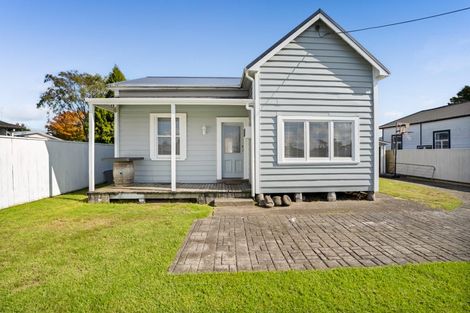 Photo of property in 16 Maire Street, Inglewood, 4330