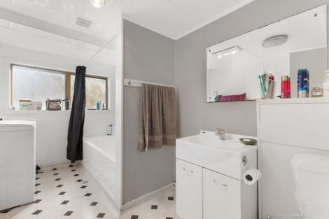 Photo of property in 113 Northland Road, Northland, Wellington, 6012