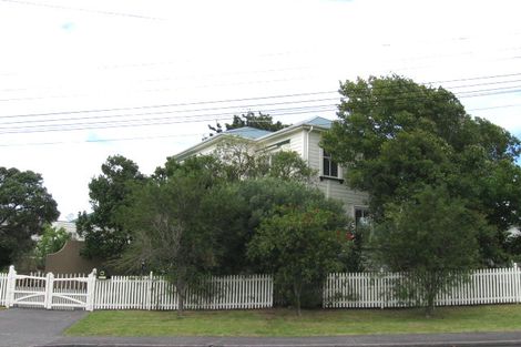 Photo of property in 81 Hinemoa Street, Birkenhead, Auckland, 0626