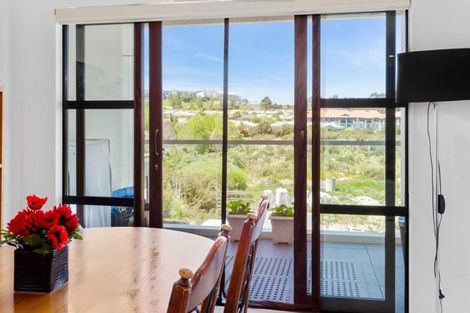 Photo of property in Apollo Apartments, 111/46 Rosedale Road, Rosedale, Auckland, 0632