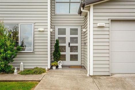 Photo of property in 21 Tawa Place, Orewa, 0931