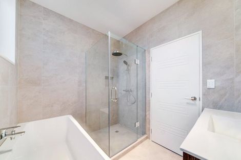 Photo of property in 8 Evergreen Parade, Rosehill, Papakura, 2113