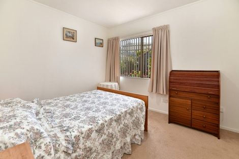 Photo of property in 110 Lakeside Drive, Orewa, 0931