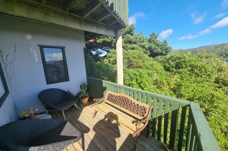 Photo of property in 20 Bay Lair Grove, Island Bay, Wellington, 6023