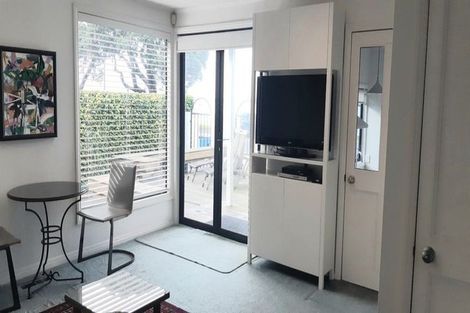 Photo of property in 22 King Edward Parade, Devonport, Auckland, 0624