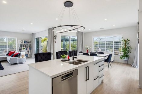 Photo of property in 18 Petrel Close, Paraparaumu Beach, Paraparaumu, 5032