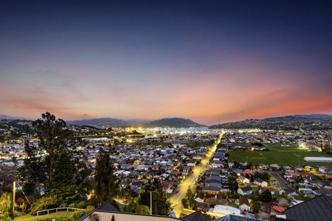 Photo of property in 77 Easther Crescent, Kew, Dunedin, 9012