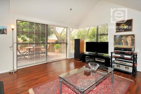 Photo of property in 2/30 Uppingham Crescent, Hillcrest, Auckland, 0627
