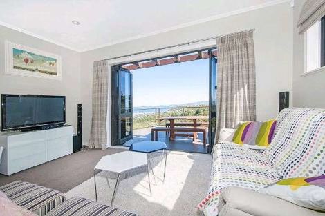 Photo of property in 47 Arahiwi Grove, Tirohanga, Lower Hutt, 5010