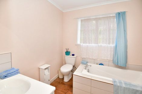 Photo of property in 31 William Hadlow Place, Hatfields Beach, Orewa, 0931