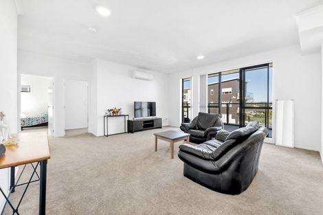 Photo of property in 10/11 Carlos Drive, Flat Bush, Auckland, 2016