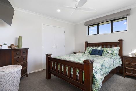 Photo of property in 83 Bert Wall Drive, Omokoroa, 3114