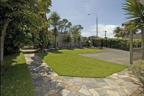 Photo of property in 1/305 Lake Road, Hauraki, Auckland, 0622