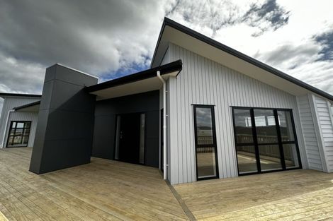 Photo of property in 1 Sunnyheights Road, Orewa, 0931