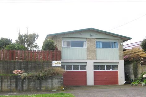 Photo of property in 48 Woodleigh Street, Frankleigh Park, New Plymouth, 4310