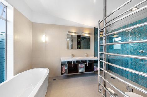 Photo of property in 1091 Whangaparaoa Road, Tindalls Beach, Whangaparaoa, 0930