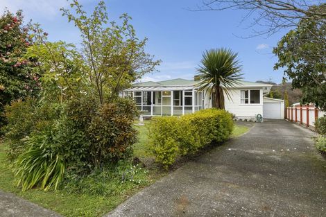 Photo of property in 10 Mimihau Grove, Wainuiomata, Lower Hutt, 5014