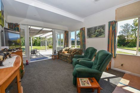 Photo of property in 258 High Street North, Carterton, 5713