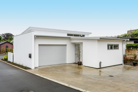 Photo of property in 4 Mackillop Way, Brooklands, New Plymouth, 4310