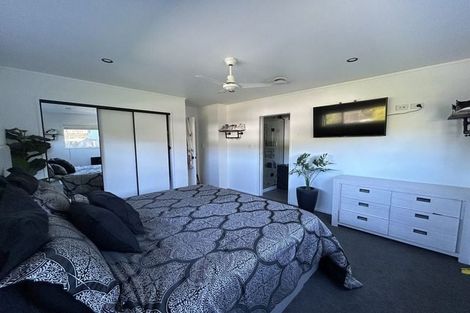 Photo of property in 24 Springtime Crescent, Stanmore Bay, Whangaparaoa, 0932
