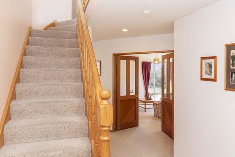 Photo of property in 18 Huntingdon Place, Avonhead, Christchurch, 8042