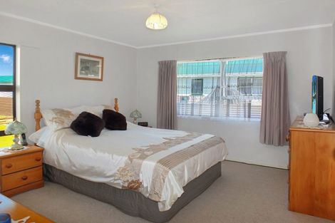 Photo of property in 20 Cousins Avenue East, Foxton Beach, Foxton, 4815
