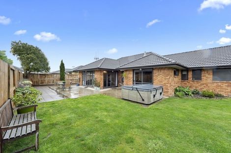 Photo of property in 6 Whitford Place, Rototuna North, Hamilton, 3210