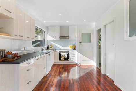 Photo of property in 11 Lomond Street, Newlands, Wellington, 6037