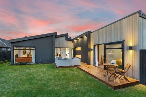 Photo of property in 32 Hinterland Drive, Prebbleton, 7604