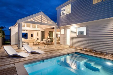 Photo of property in 15 Shelly Beach Parade, Cockle Bay, Auckland, 2014