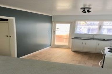 Photo of property in 2/71 Mount Smart Road, Onehunga, Auckland, 1061