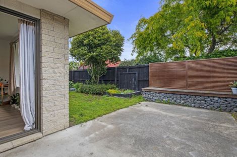 Photo of property in 2/99 Denise Crescent, Hornby, Christchurch, 8042