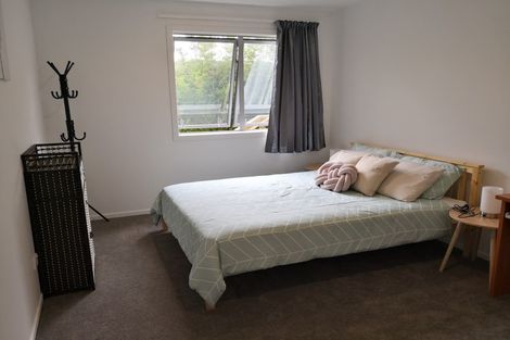Photo of property in 3 Julia Place, Totara Vale, Auckland, 0629
