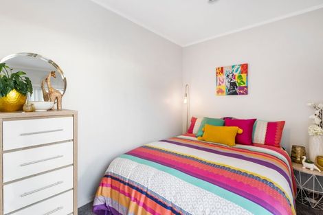 Photo of property in 18 Kevale Place, Manurewa, Auckland, 2102