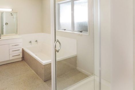 Photo of property in 5 Memphis Grove, Totara Park, Upper Hutt, 5018