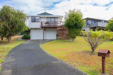 Photo of property in 11 Brampton Road, Snells Beach, 0920