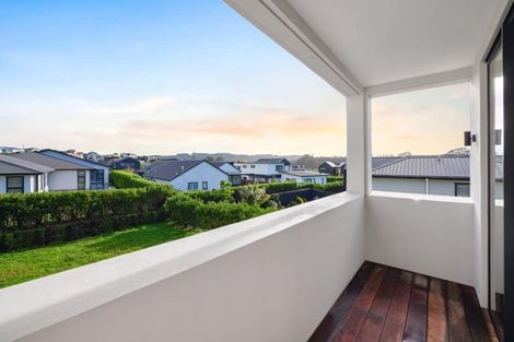 Photo of property in 13 William Blake Way, Riverhead, 0820