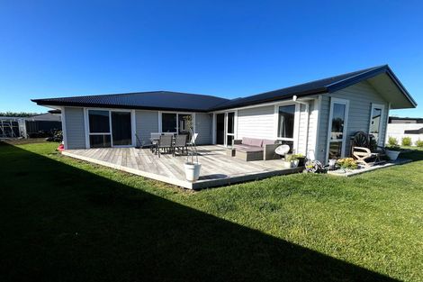 Photo of property in 21 Read Crescent, Clive, 4102