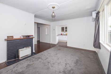 Photo of property in 1 Kenney Crescent, Fairfield, Hamilton, 3214