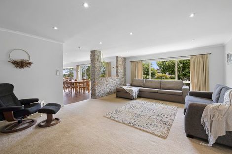 Photo of property in 1 Orlando Close, Frankleigh Park, New Plymouth, 4310