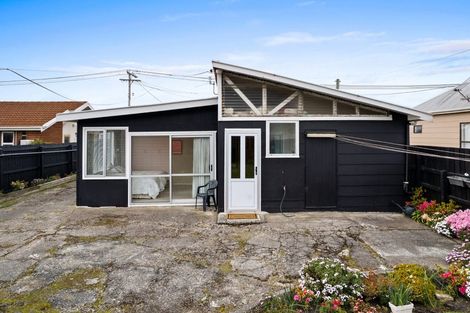 Photo of property in 132 Melbourne Street, South Dunedin, Dunedin, 9012