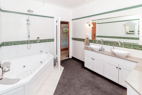 Photo of property in 2 Tulloch Street, Saint Johns Hill, Whanganui, 4500