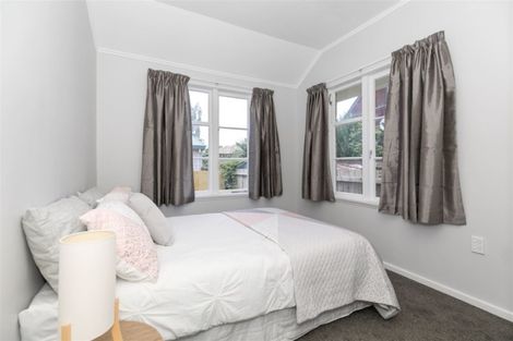 Photo of property in 2 Old Farm Road, Hamilton East, Hamilton, 3216