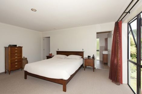 Photo of property in 16 Ventnor Drive, Paraparaumu, 5032