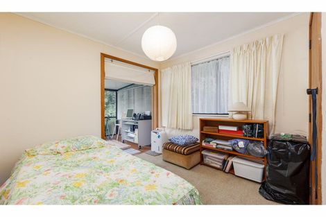 Photo of property in 48 Derwent Crescent, Titirangi, Auckland, 0604