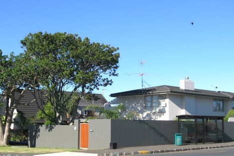 Photo of property in 1a Muritai Road, Milford, Auckland, 0620