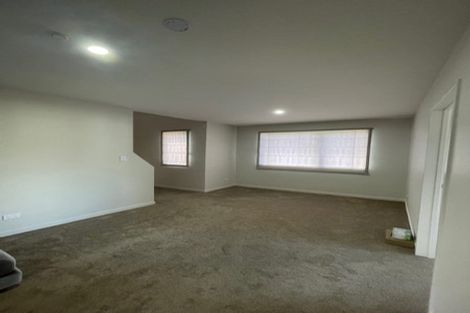 Photo of property in 24 Baumea Rise, Massey, Auckland, 0614