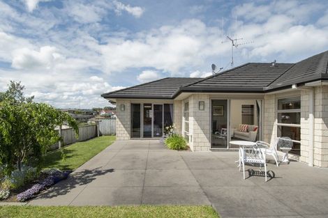 Photo of property in 16 Glenmonarch Place, Pyes Pa, Tauranga, 3112