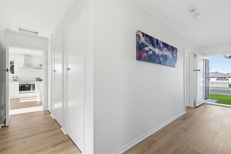 Photo of property in 1 Rosehill Drive, Rosehill, Papakura, 2113